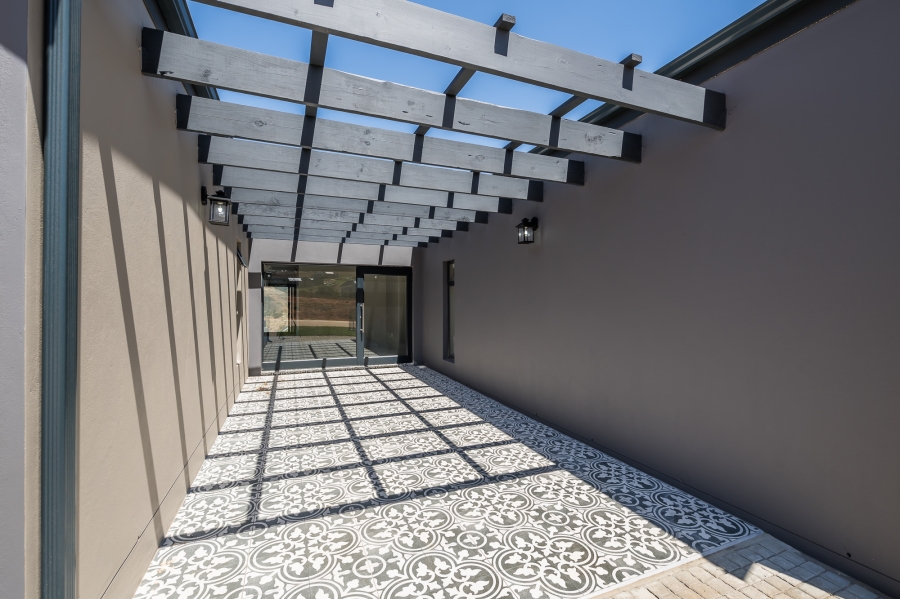 3 Bedroom Property for Sale in Outeniquasbosch Western Cape